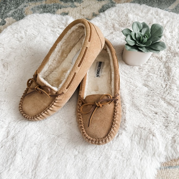 Minnetonka Cinnamon Cally Slippers- Size 10 - Picture 1 of 9